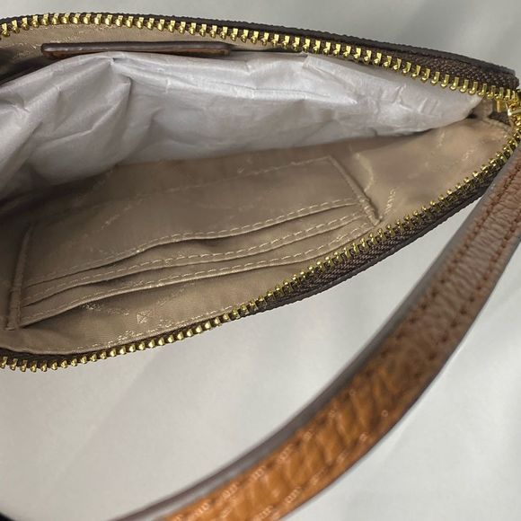 Michael Kors Jet Set Travel Large Logo Wrislet - Picture 2 of 6